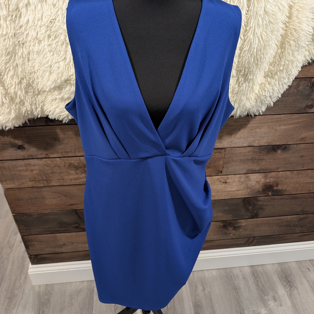 Elegant Blue Sleeveless Dress